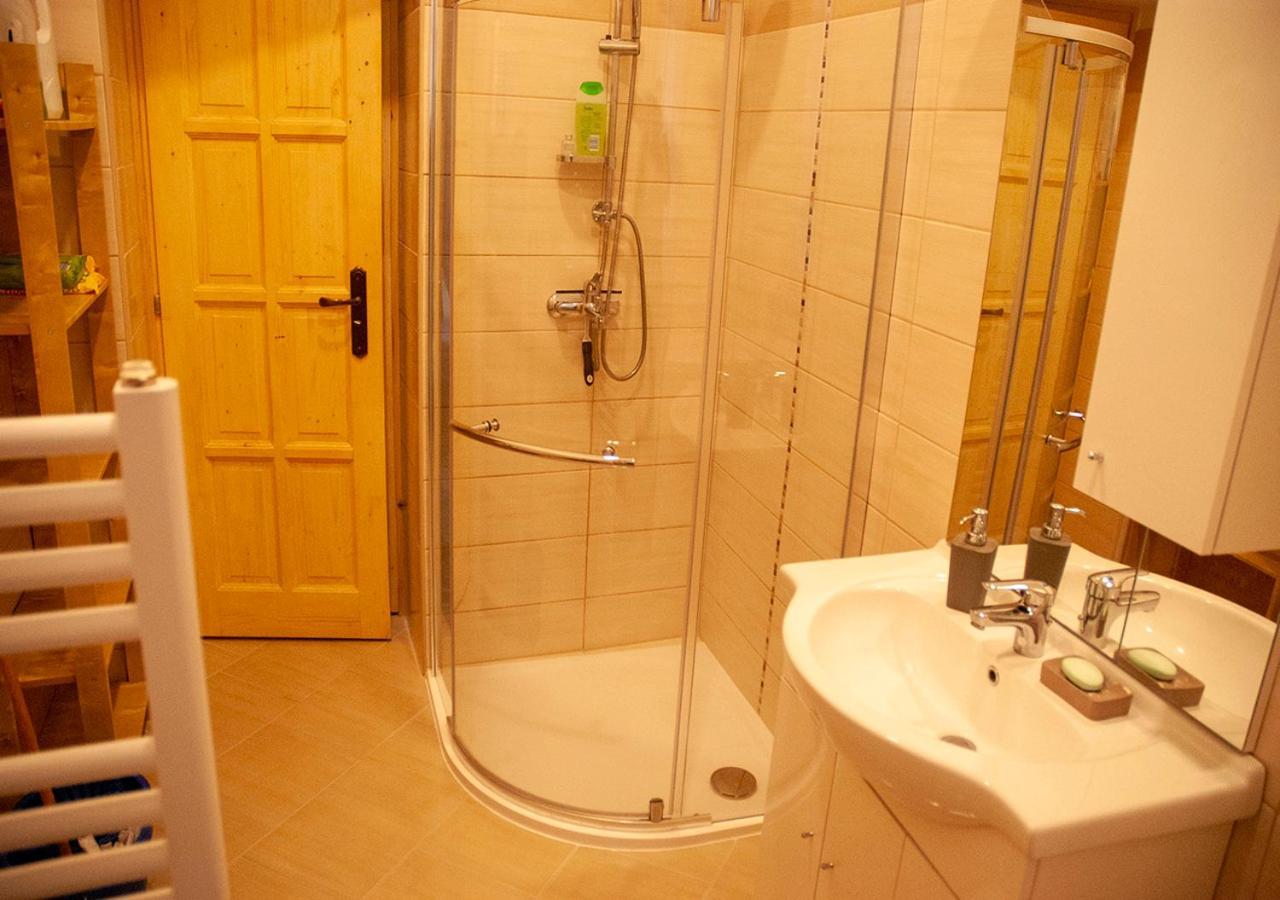 Western Apartman บูดาเปสต์ ภายนอก รูปภาพ