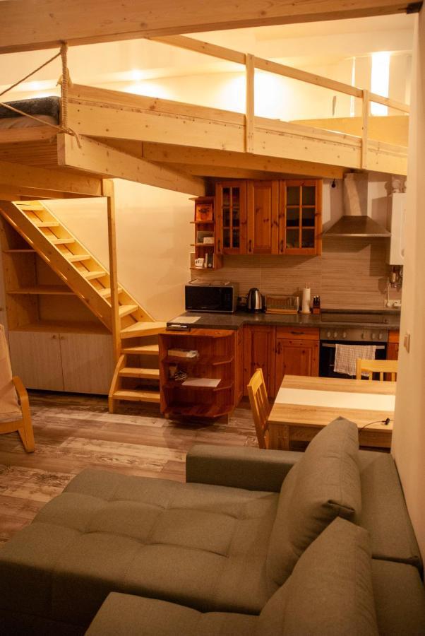 Western Apartman บูดาเปสต์ ภายนอก รูปภาพ