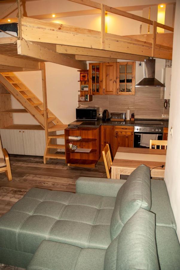 Western Apartman บูดาเปสต์ ภายนอก รูปภาพ
